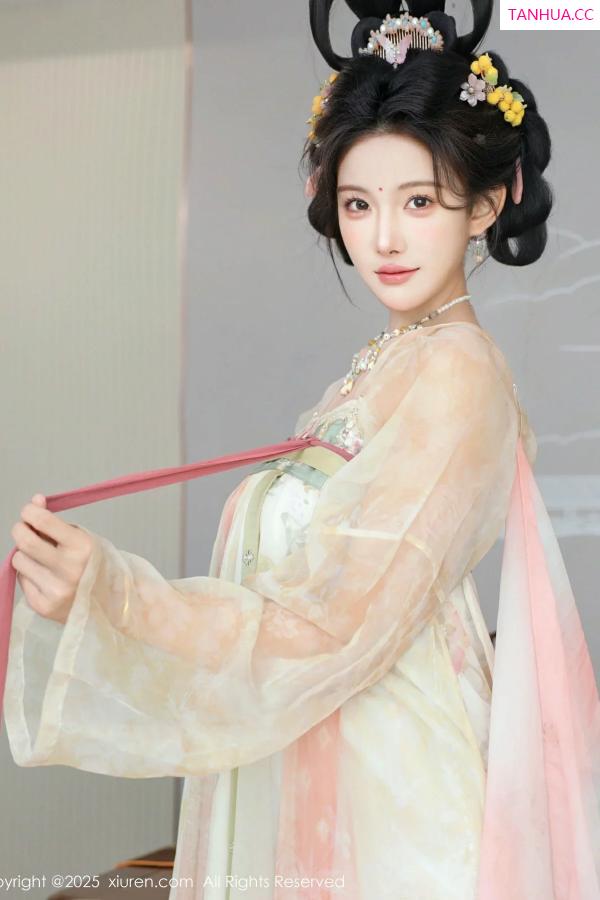   [XiuRen]高清写真图 2025.08.13 No.10645 梨霜儿 古装服饰第51张图片